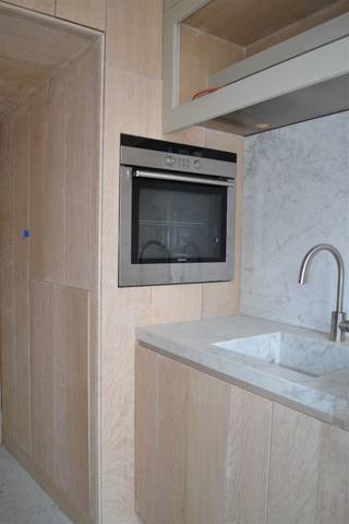 APPARTEMENT EXCEPTIONNELLEMENT SPACIEUX AVEC 2 CHAMBRES ET 2 SALLES DE BAINS AU CENTRE DE MALINES  L'appartement est situé au premier étage et est...