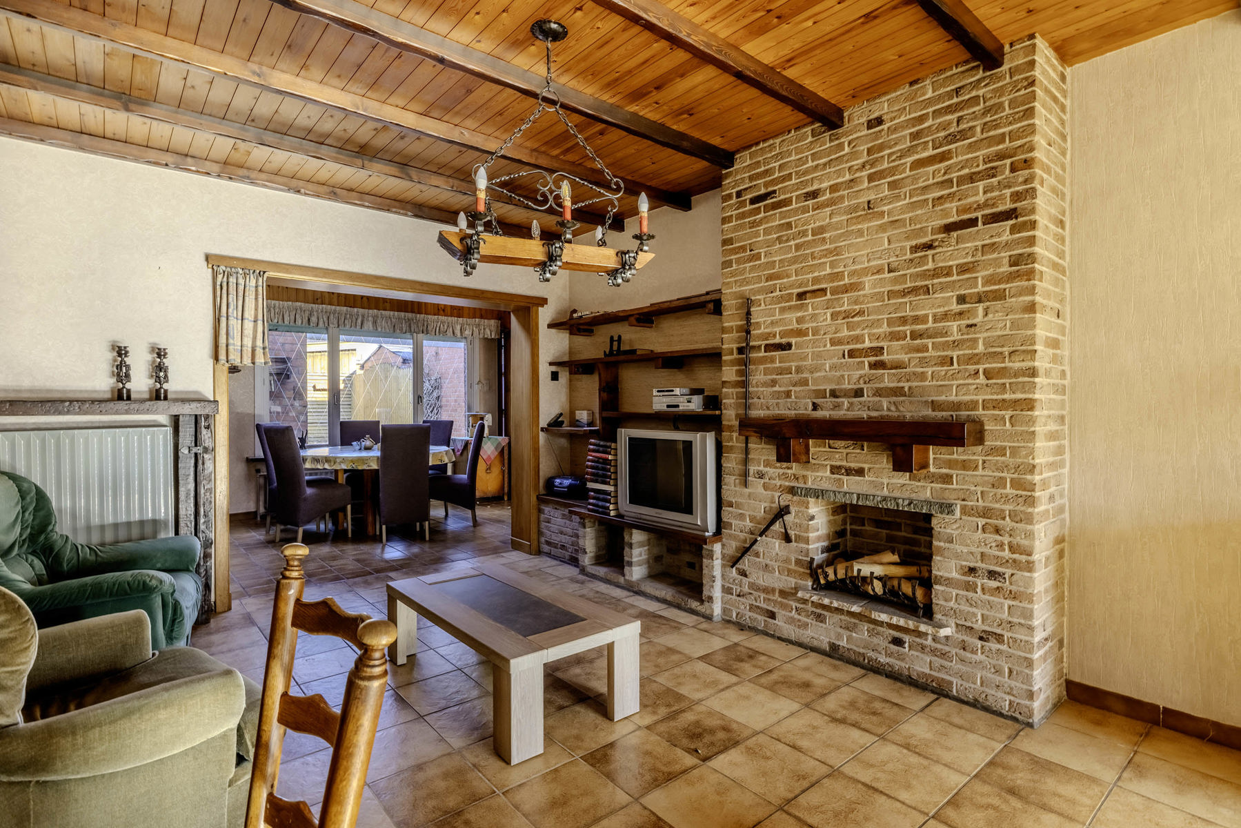 Te renoveren woning met 3 slpk, inpandige garage en tuin - foto 4