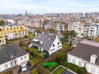 Gelegen op een centrale en gegeerde locatie aan de Koning Albert I-laan 45 in Blankenberge, vinden we deze verzorgde meergezinswoning met...