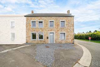 Maison de rapport à Haut-Bois (Gesves) – Opportunité d’investissementSituée dans le paisible village de Haut-Bois, cette maison de rapport en ordre...