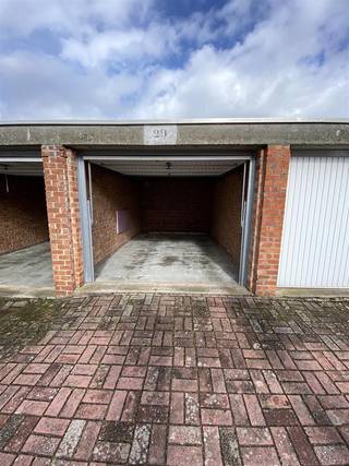 Goed gelegen, ruime garagebox (nr. 22 & 34) op de Koning Albertlaan 112 te 3010 Kessel-Lo.De huurprijs bedraagt 80 euro/maand. Huurcontracten van...