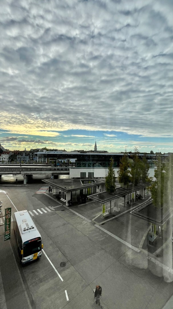 Verhuurde studio (31m²)met open zicht op het station - foto 3