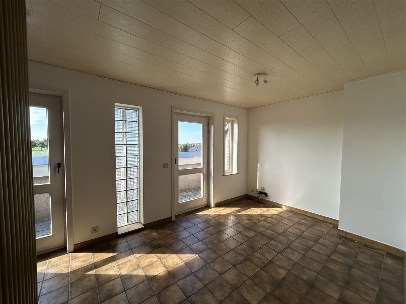 Gezellig appartement met 1 slaapkamer, terras en kelderberging. - foto 1