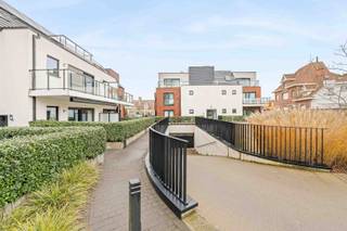 - Uitstekende ligging met vlotte verbinding: Menenstraat 116 bus 0001 in Wevelgem- Recent (2019) en instapklaar appartement- Energiezuinig: EPC label...