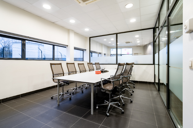 Modern Kantoorgebouw vlakbij R8 tussen Kortrijk en Harelbeke - photo 3