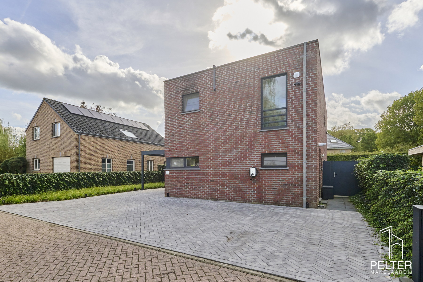Rustig gelegen woning in een doodlopende straat nabij de Nederlandse grens - foto 4