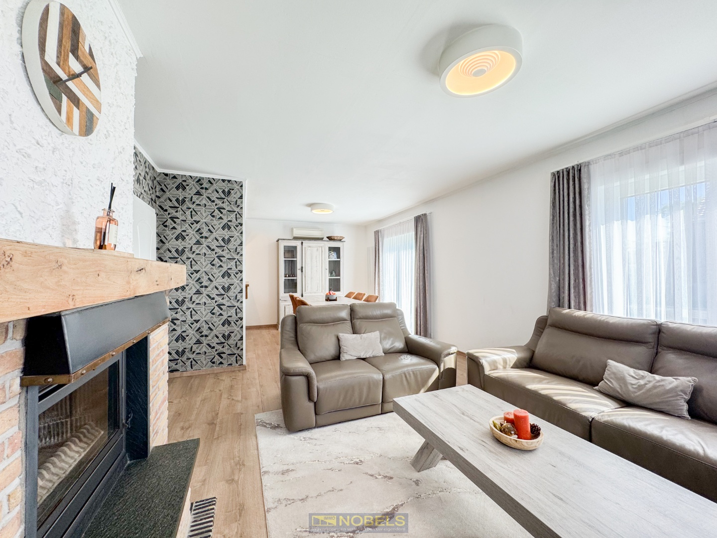 Te koop, ruime gerenoveerde bungalow met open zicht op velden! - photo 2