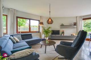 Move-in ready home with beautiful garden Discover this beautiful, move-in ready home with a unique layout, centrally located between Mechelen and...