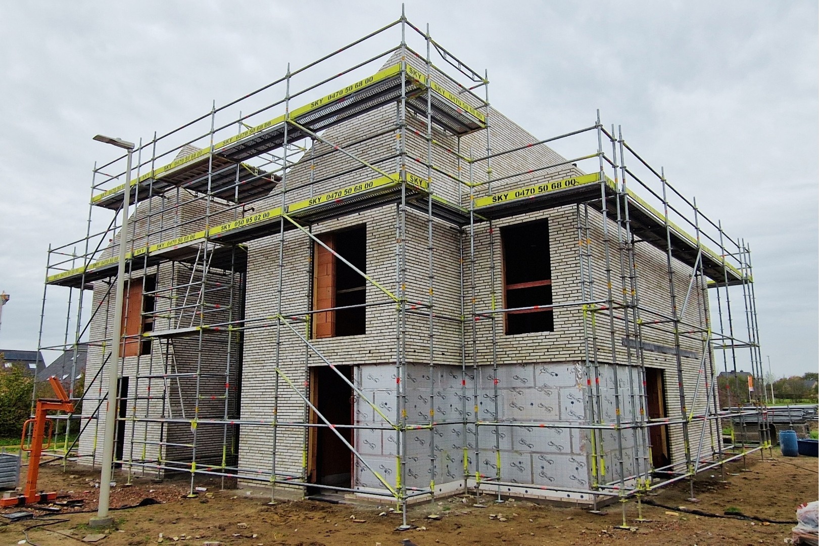 Ruime energiezuinige halfopen bebouwing - foto 1