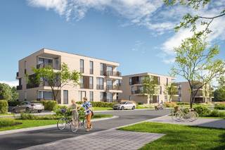 Dit <strong>prachtige doorkijkappartement</strong> (112,90m²) op de<strong> tweede verdieping</strong> aan de oostkant van Residentie Reiger biedt <strong>een ruimtelijke en lichte woonervaring</strong> met een <strong>panoramisch uitzicht op het water</strong> aan de noordzijde. Dankzij de<strong> grote raampartijen </strong>geniet je van een<strong> overvloed aan natuurlijk licht,</strong> waardoor het appartement een<strong> open en luchtig gevoel </strong>heeft.<br /><br />Dit appartement beschikt over <strong>2 slaapkamers en 2 badkamers.</strong><br />Door de<strong> terrassen aan beide zijden</strong> (13m² en 8,15m²) kun je op elk moment van de dag <strong>genieten van het buitenleven</strong>.<br />Dankzij de <strong>energiezuinige lucht-waterwarmtepomp</strong> woon je hier comfortabel met een<strong> laag energieverbruik</strong>.<br />De<strong> duurzame materialen</strong> en <strong>moderne afwerking</strong> maken dit appartement een perfecte keuze voor wie houdt van <strong>hedendaags wonen in een natuurlijke omgeving</strong>.<br /><br />Parkeren is mogelijk in de <strong>ondergrondse garageboxen of staanplaats.</strong><br /><br />Een unieke kans voor wie op zoek is naar een <strong>stijlvol en energiezuinig appartement </strong>met een <strong>rustige ligging</strong>, op korte afstand van het <strong>centrum van Ingelmunster</strong>.