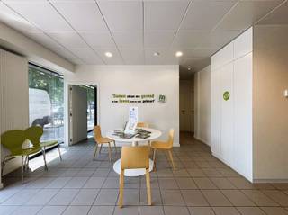 Bent u op zoek naar een instapklare kantoor- of praktijkruimte op een centrale locatie? In het voormalige CM-kantoor te Edegem vindt u een...