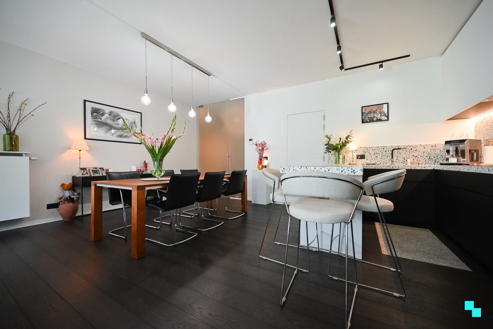 Uitzonderlijk hoogwaardig afgewerkt gelijkvloers appartement langs de Mandel - foto 1