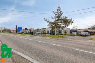 Multifunctioneel bedrijfspand met woonst op perceel van 18A 41CA.Indeling bedrijfsgedeelte: inkomhall met toilet, bureauruimte, vergaderzaal,...