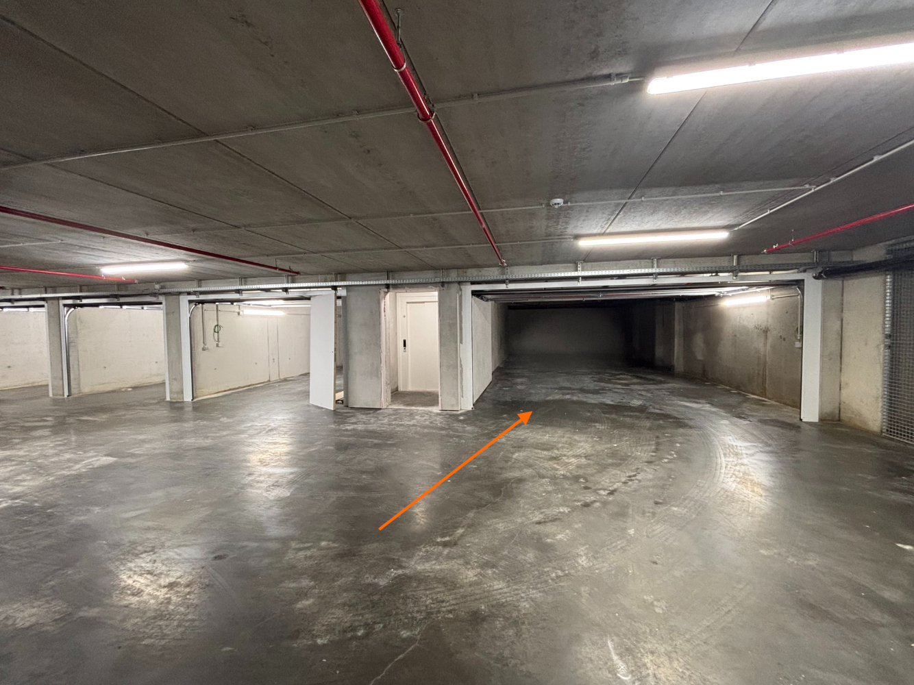 Uiterst ruime garagebox te koop - 78 m2 - goed voor 4 voertuigen - foto 4