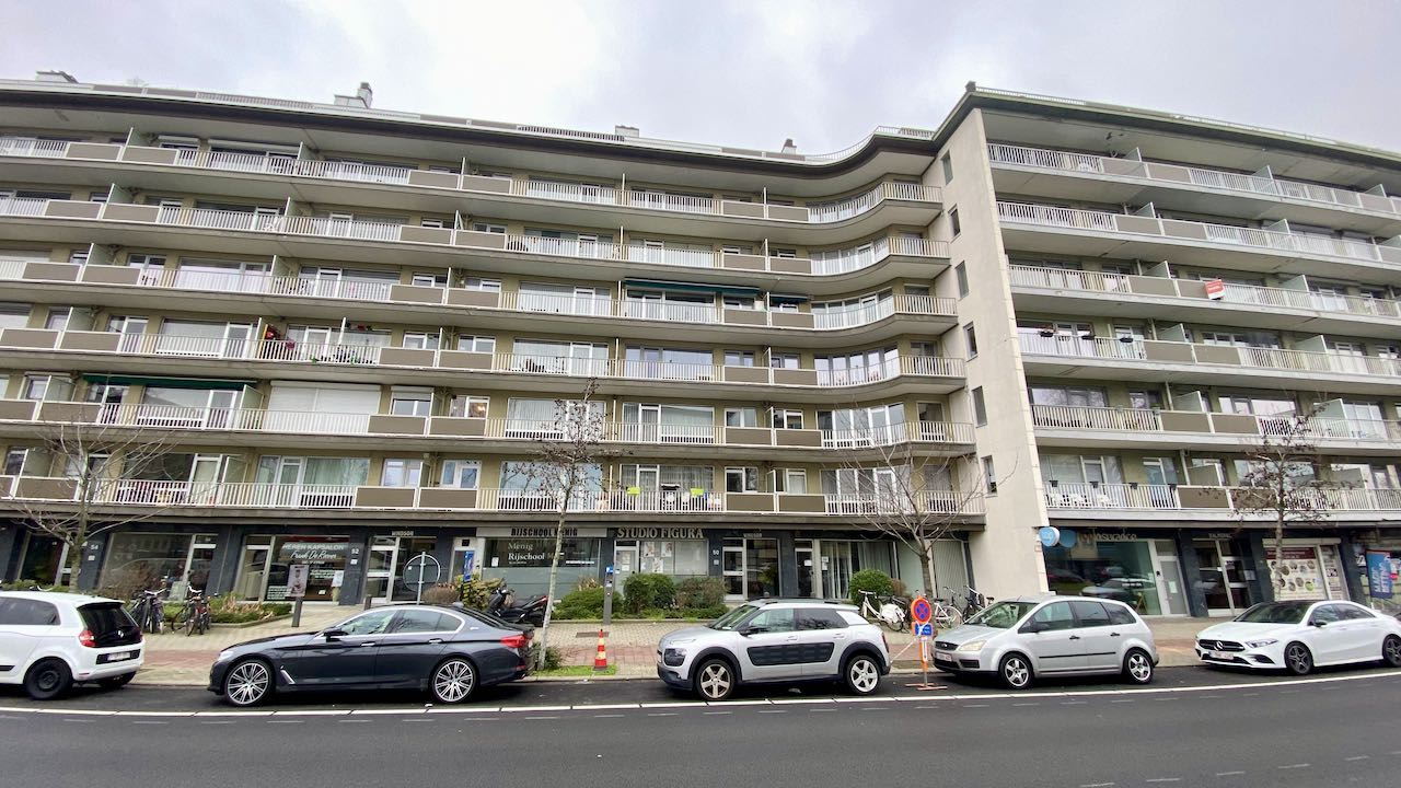 Zeer goed gelegen handelsgelijkvloers/praktijkruimte van +/- 90m2. - foto 2