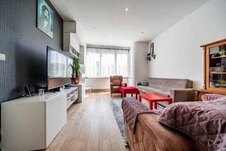 Schaarbeek, ideaal gelegen in de gegeerde Bloemenwijk, bevindt dit lichte appartement van ongeveer 110 m² zich op de eerste verdieping van een...
