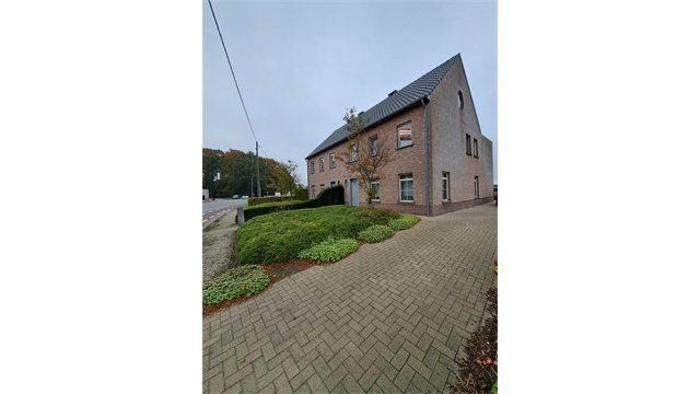 Een ruime woning met tuin nabij het centrum van Vlimmeren - foto 1