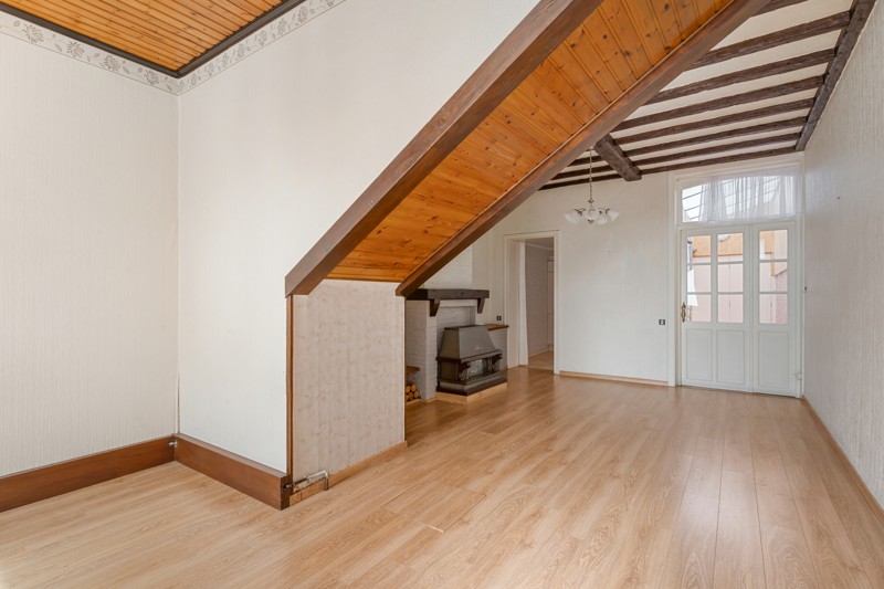 Betaalbare rijwoning met tuin en renovatiepotentieel op gunstige ligging in Kortrijk - foto 5