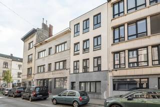 Gerenoveerd gelijkvloers appartement met stadstuin.Nabij station, winkels, openbaar vervoer en de bruisende wijk Zurenborg bevindt zich dit volledig...