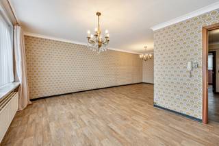 TE KOOP GERAARDSBERGENDit instapklare appartement bevindt zich op de eerste verdieping van een rustige residentie in het gezellige Moerbeke. Dankzij...