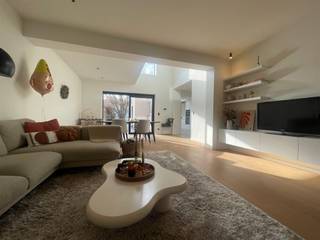 Wat zijn we weer apetrots dat we een pand als dit mogen verkopen. Bijna niet te geloven dat er zoiets bestaat te midden van de stad, en dan...