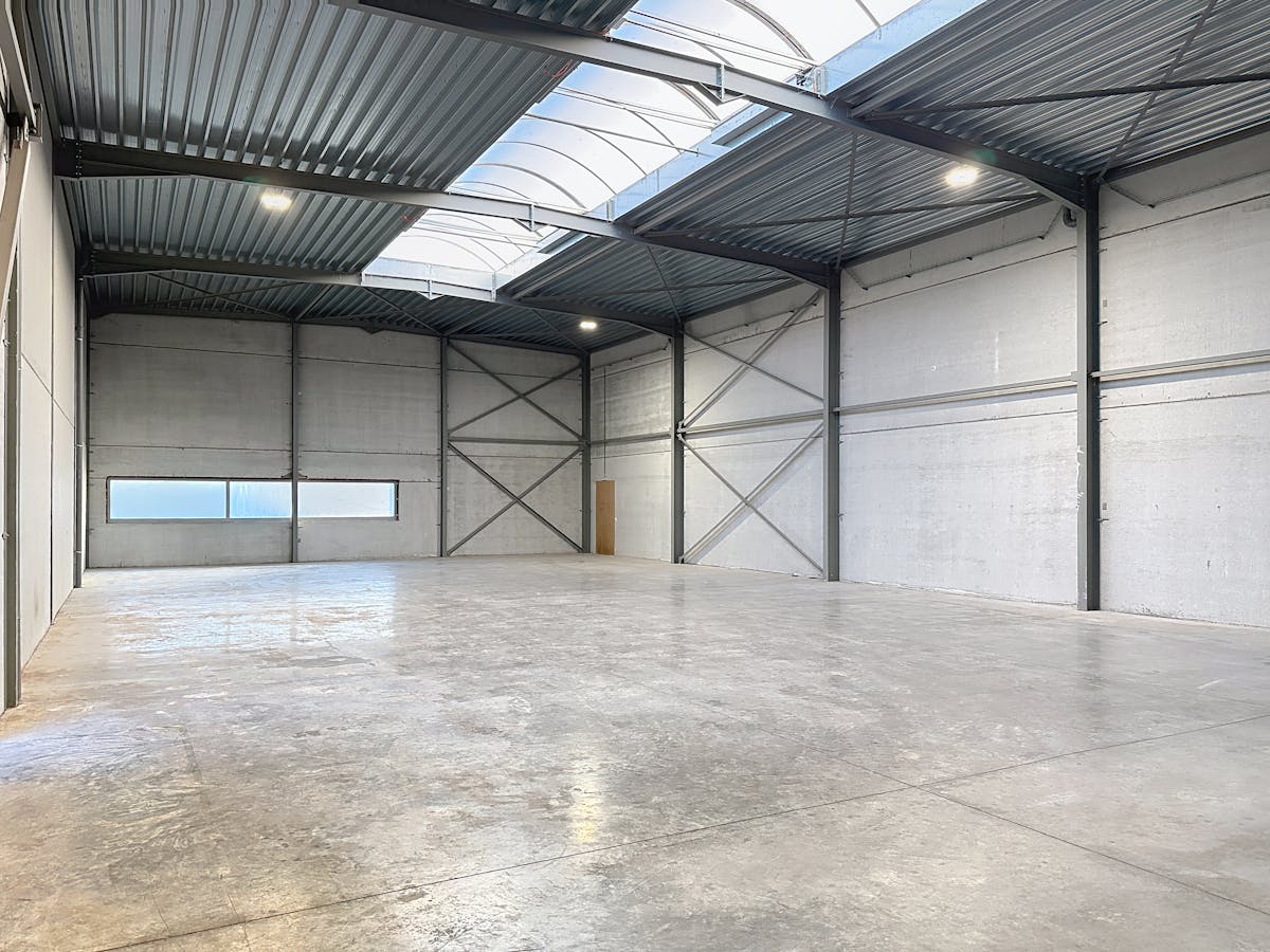 Nieuwbouw KMO-unit (375 m²) te huur in Lievegem - foto 3