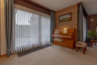 Cette villa de caractère avec 4 chambres au centre de Dilbeek a été construite en 1980 et bénéficie d’un emplacement exceptionnel, en face du...