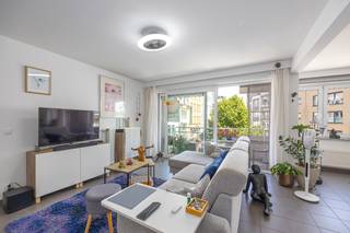 <ul>
<li>Dit drie slaapkamer appartement is gelegen op het Paulusplein, een zeer <strong>centrale</strong> en toch rustige <strong>ligging</strong>.</li>
<li>Het appartement is gelegen vlakbij het <strong>station</strong> en de <strong>Visserskaai</strong>.</li>
<li>De indeling is als volgt: inkom, leefruimte met open keuken, ruime berging, <strong>3 ruime slaapkamers</strong>, badkamer, toilet, terras en kelder.</li>
<li>Het betreft een zeer <strong>recente en kleinschalige residentie</strong> (2011).</li>
<li>Gezien de mooie oppervlakte (<strong>106m<sup>2</sup></strong>) kan dit appartement perfect dienen als woonappartement of 2e verblijf.</li>
<li>Bijkomende kenmerken: <strong>Gunstige EPC score</strong>, conforme elektrische keuring en asbestvrij.</li>
</ul>