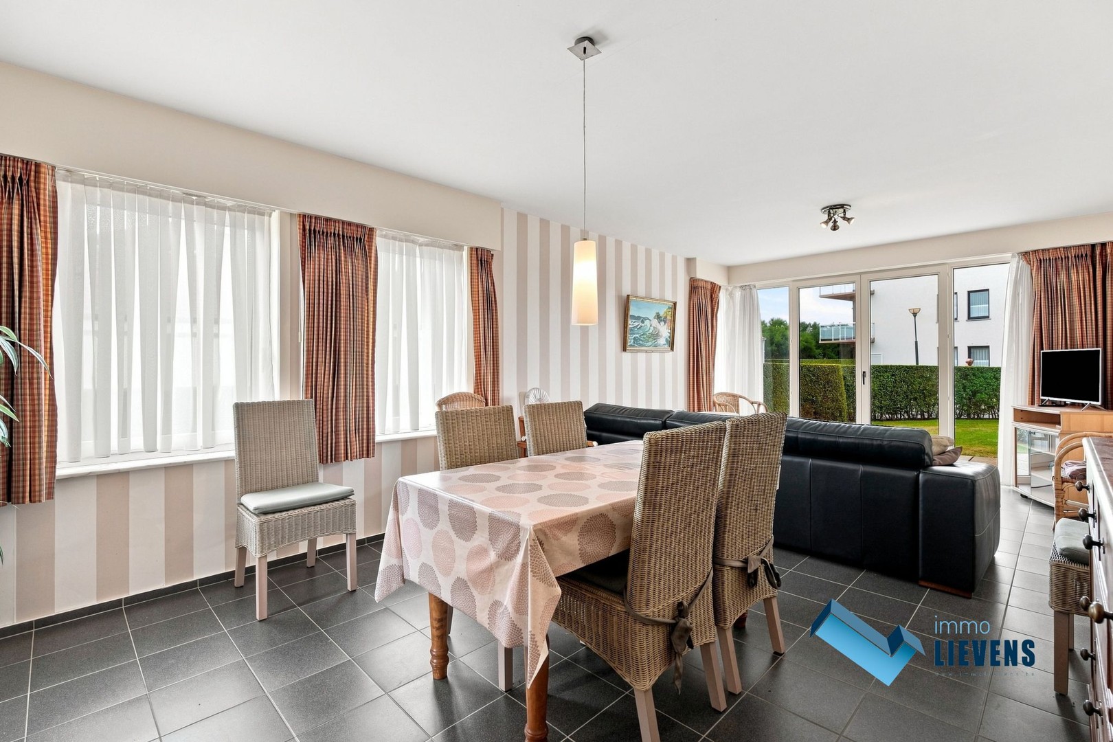 Gelijkvloers appartement met tuin en zwembad in afgesloten domein te Middelkerke - foto 4