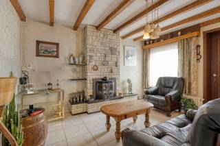 Sur un beau terrain ensoleillé de pas moins de 1087m², nous trouvons cette maison à rénover. La maison, située le long de la Koksijdesteenweg...