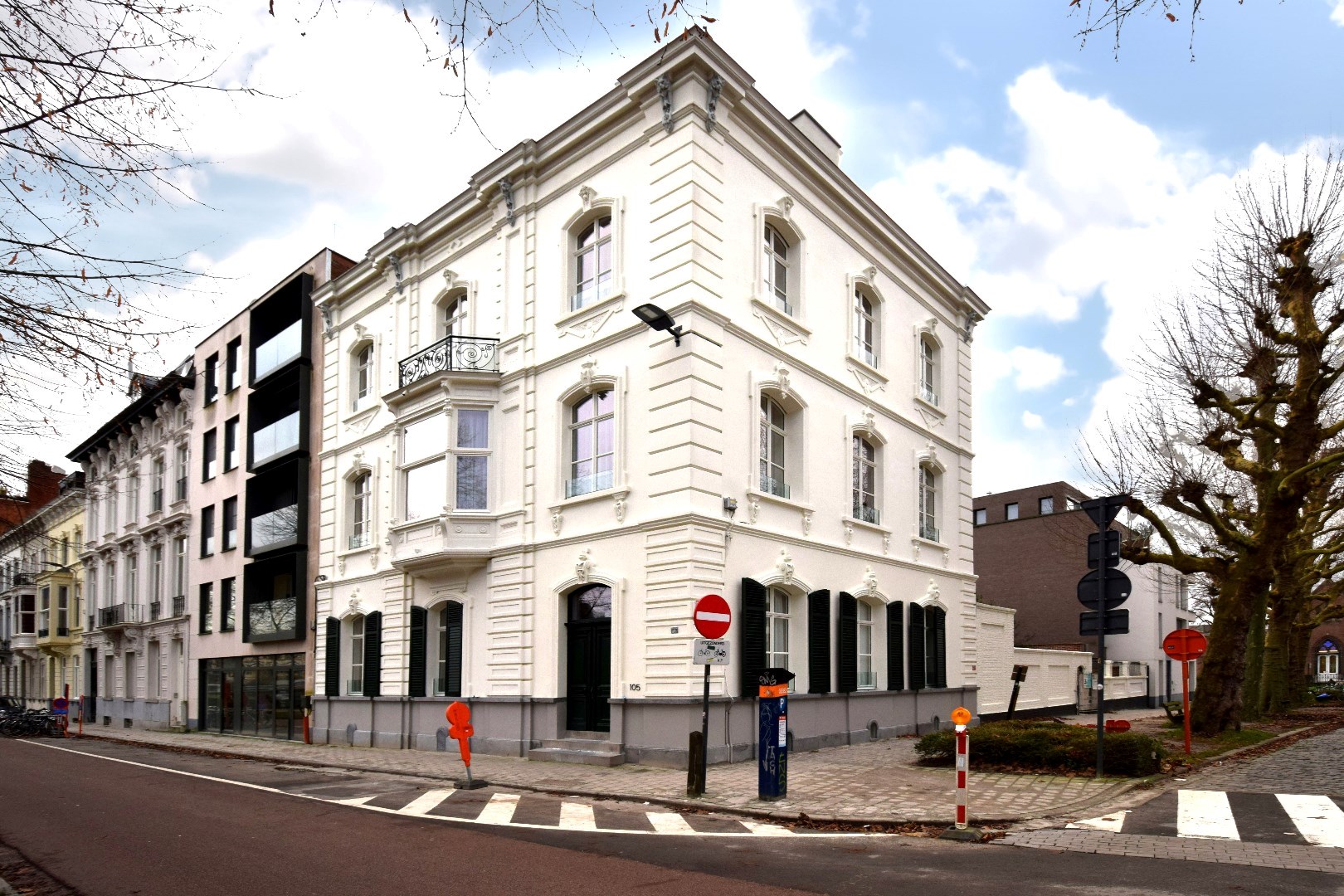 Hoogwaardig afgewerkt nieuwbouwappartement met balkon aan de Coupure - foto 1