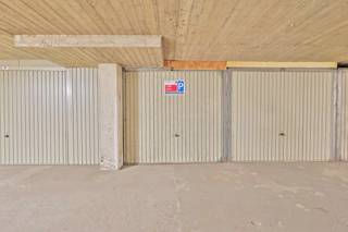 Bent u op zoek naar een afgesloten garagebox in een ondergrondse parking in het centrum van Beveren?Deze garagebox is gelegen op een steenworp van...