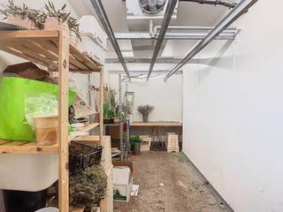 Handelspand te huur in het centrum van Lier met veelzijdige mogelijkheden!Ben je op zoek naar een commercieel pand op een toplocatie in Lier? Dit...