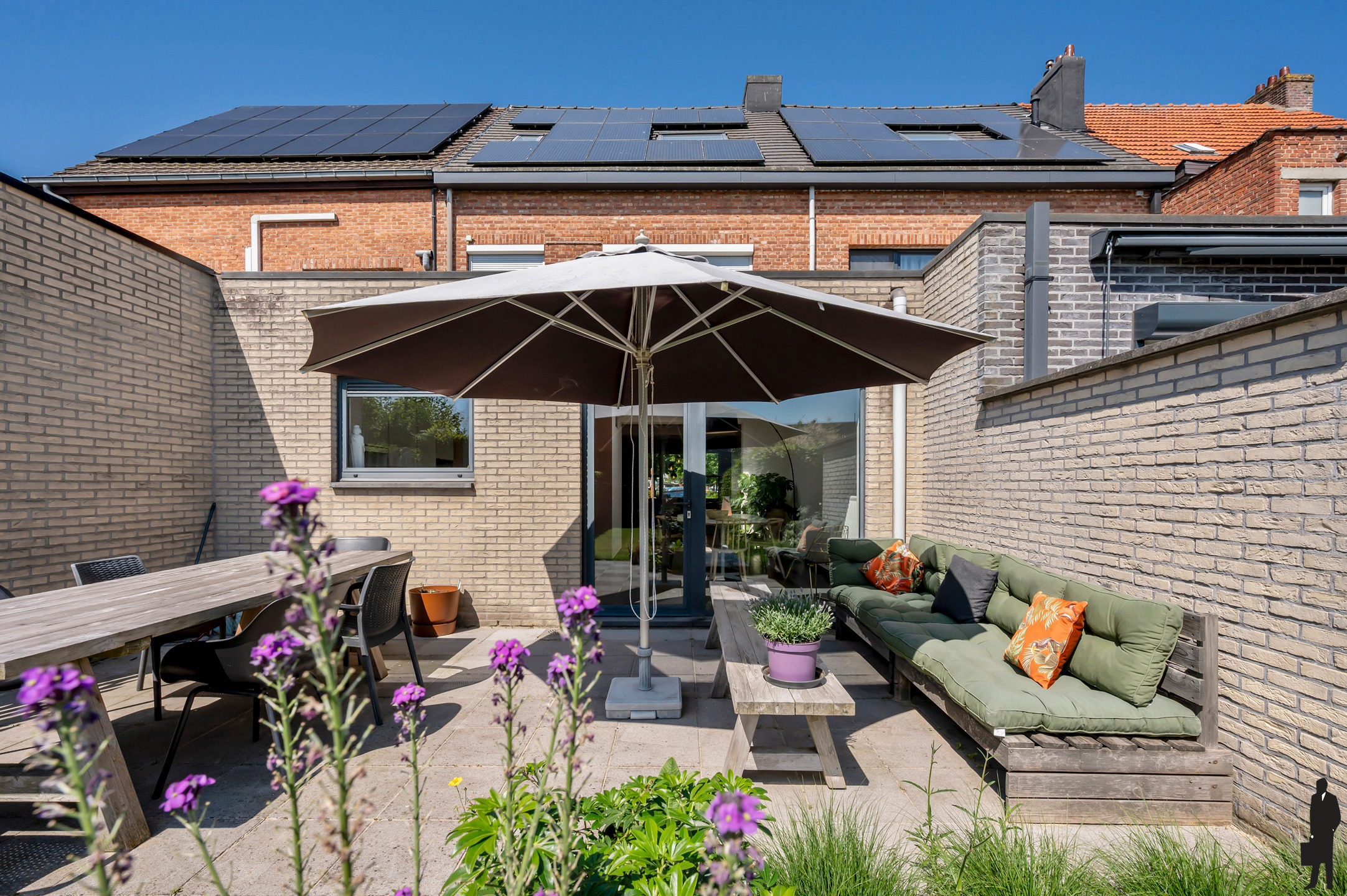 Fijne gezinswoning met 5 slaapkamers en een heerlijke tuin, in het centrum. - foto 2