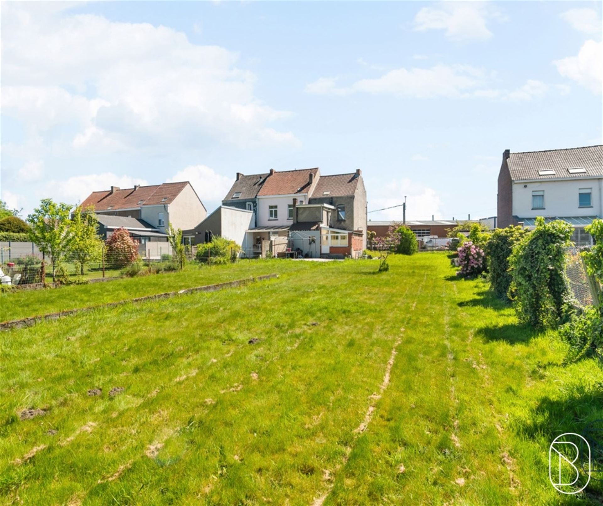 3-gevelwoning met grote tuin, dicht bij alle voorzieningen! - foto 4