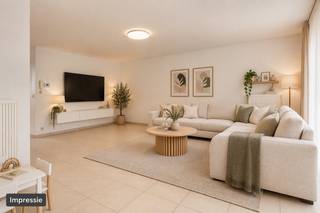 <p><strong>Instapklaar appartement met 2 slaapkamers en terras in het hart van Retie</strong></p>
<p>Op zoek naar comfortabel wonen op een toplocatie? Dit verzorgd appartement, bevindt zich op wandelafstand van de markt en het gezellige dorpscentrum, met winkels, horeca en voorzieningen binnen handbereik.</p>
<p>Via de traphal komt u binnen in de ruime leefruimte. Deze staat in open verbinding met de eethoek en de keuken, wat zorgt voor een praktische indeling. De keuken geeft tevens toegang tot de koele berging</p>
<p>Vanuit de eethoek bereikt u zowel het terras als de nachthal. Deze nachthal geeft toegang tot twee volwaardige slaapkamers, de badkamer en een apart toilet.<br /><br />Er is tevens een autostaanplaats achter het gebouw inbegrepen in de verkoopprijs.<br /><br /><em><span>Specificaties:</span></em><em></em><br /><em>- Bouwjaar: 2005<br /></em>- EPC: B / 132 kWh (m² jaar)<br />- 110m² bewoonbaar<br />- 2 ruime slaapkamers<br />- Autostaanplaats inbegrepen<br />- Elektra conform<br /><br />Het appartement is momenteel verhuurd met een rendement van 3.42% bruto<br /><br /></p>