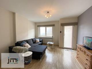 Deze halfopen woning is gelegen op een perceel van 8a 34ca te Kerniel, een deelgemeente van Borgloon.De indeling van de woning is als volgt:Op het...