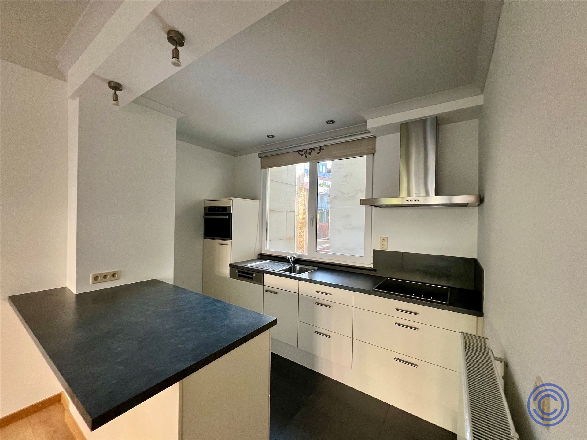 Ruim 2-slpk appartement op toplocatie + garage! - foto 5