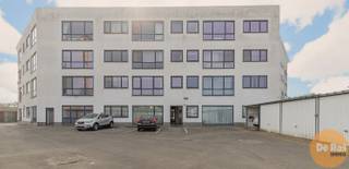 WETTEREN - Dit instapklaar appartement is uitstekend gelegen, op een boogscheut van het station, met alle voorzieningen zoals supermarkten,...