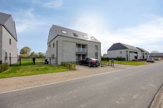 Aan de Pastorijweg 39 bus 1 te Rummen (Geetbets) vinden we dit instapklare gelijkvloers appartement te koop.Gelegen in een rustige en groene...