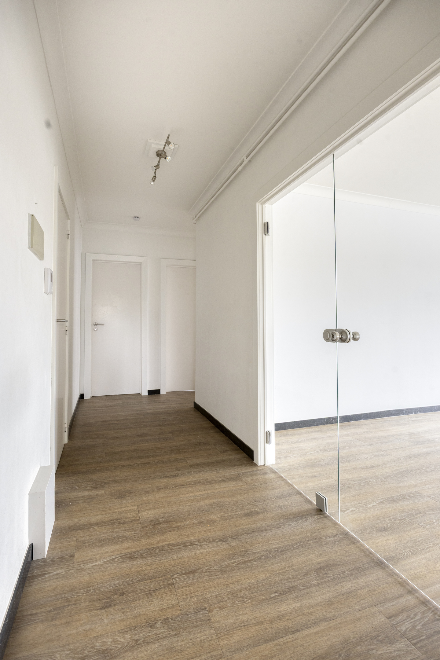 Ruim gerenoveerd appartement in centrum Lummen - foto 4