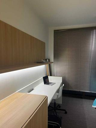 Te koop: Instapklare studentenstudio in Residentie Woods – LeuvenVolledig ingerichte studentenstudio met eigen sanitair, gelegen in de moderne...