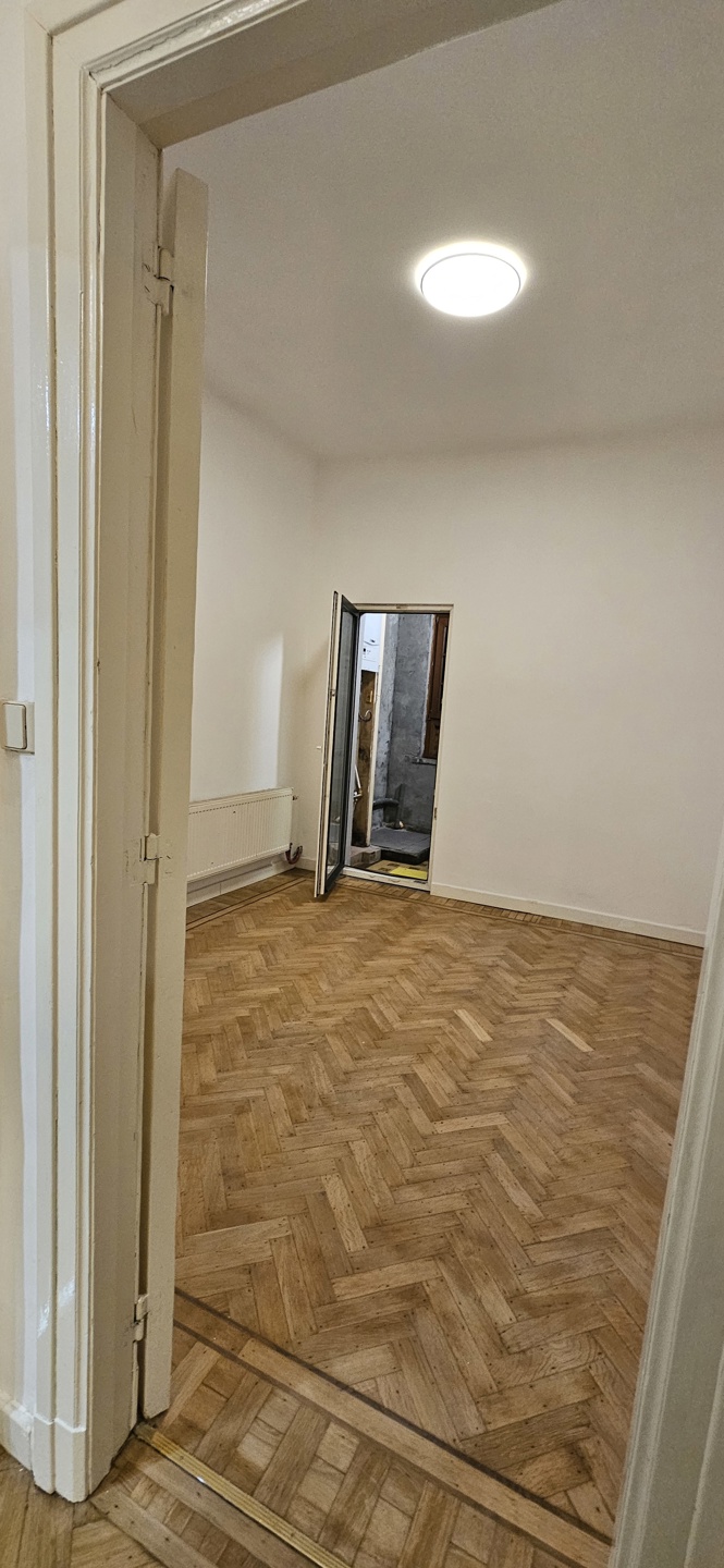 Volledig gerenoveerd 1-slaapkamerappartement - foto 5