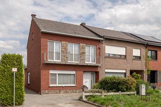 TE KOOP – Rustig gelegen woning in Berlaar📍 Wipstraat 54 – BerlaarIn een rustige, doodlopende straat bevindt zich deze charmante woning op een...