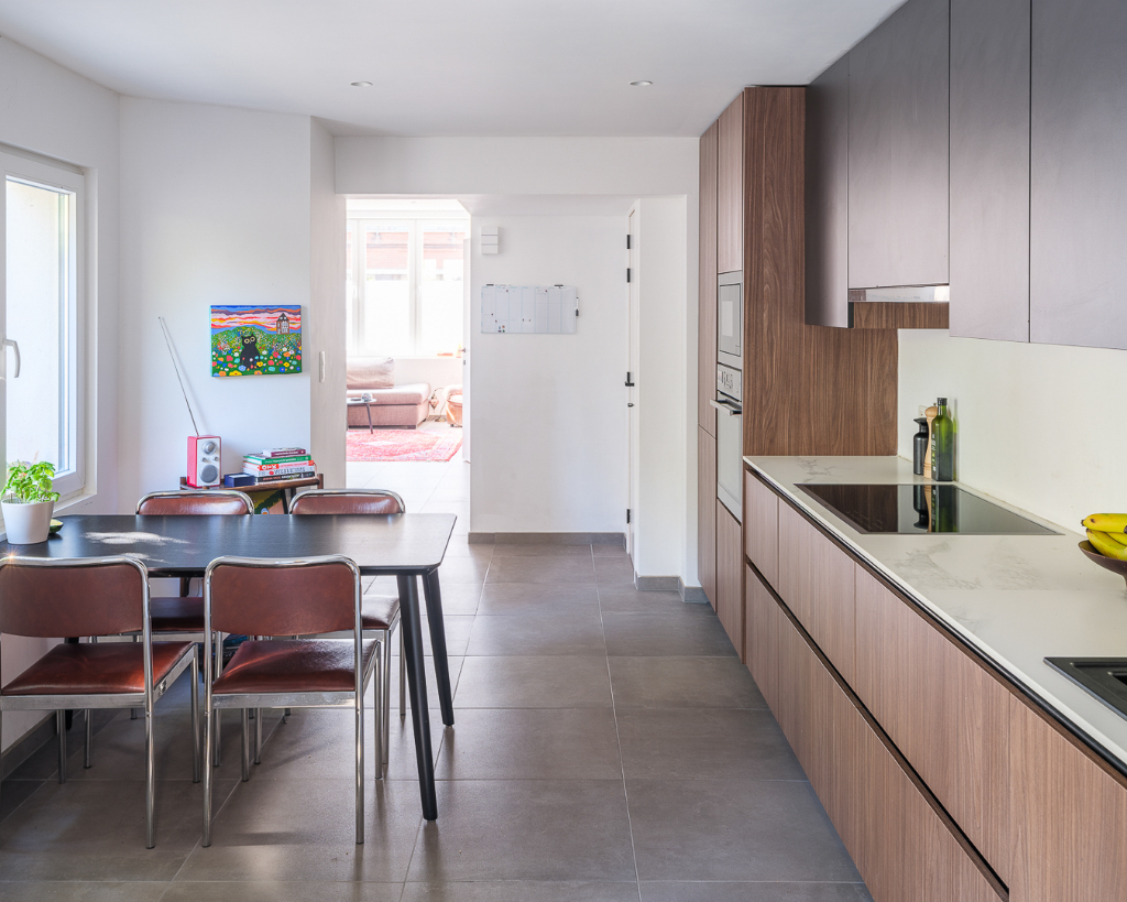 Volledig gerenoveerde interbellumwoning met 4 slaapkamers op wandelafstand van Gent-Sint-Pieters - foto 4