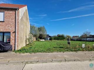 Rustig gelegen bouwgrond voor half open bebouwing in Voorheide - Arendonk.Dit bouwperceel ligt op een rustige locatie in Arendonk, op slechts 5...