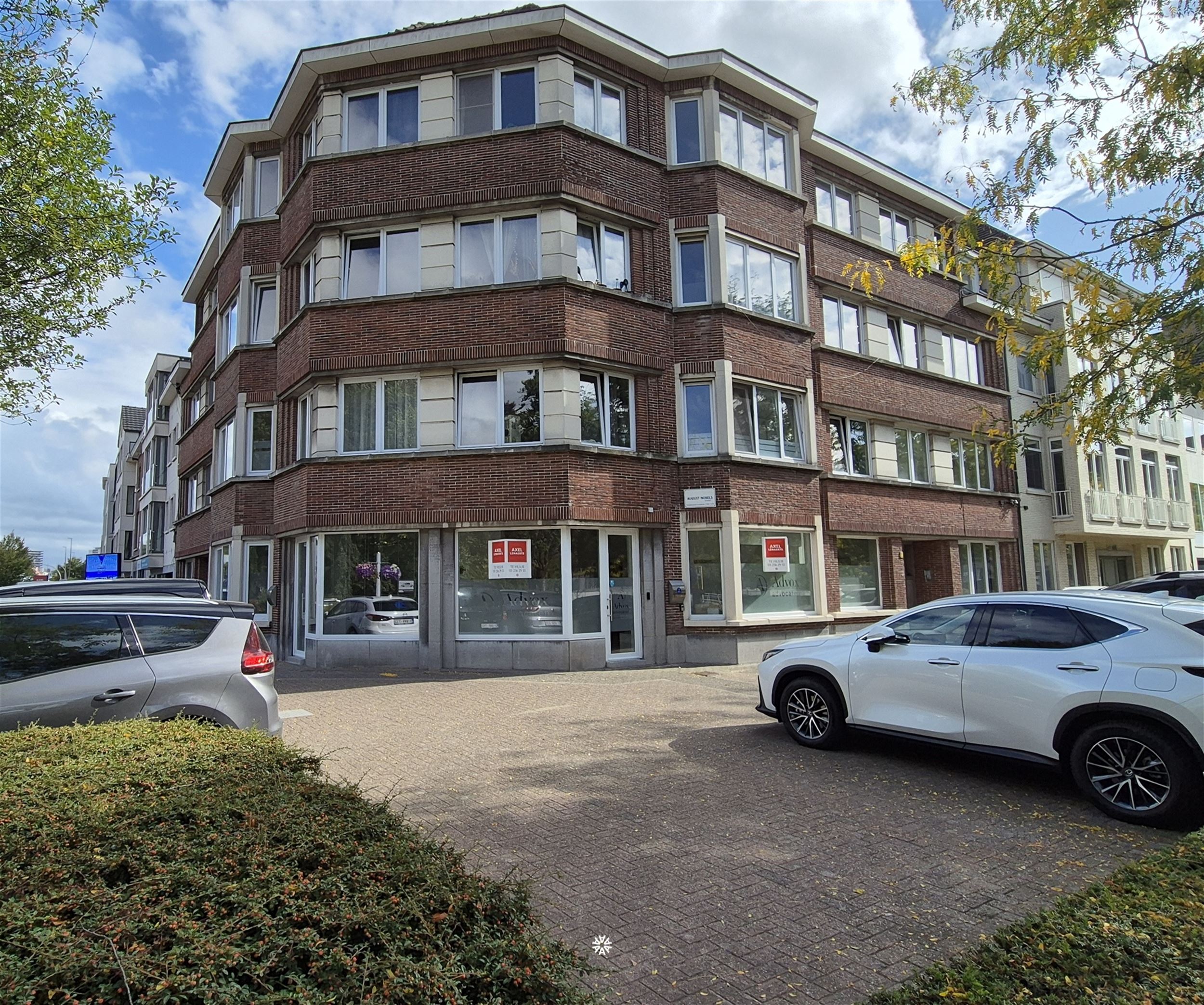 Goed gelegen kantoor/praktijkruimte te huur in Sint-Niklaas - foto 1