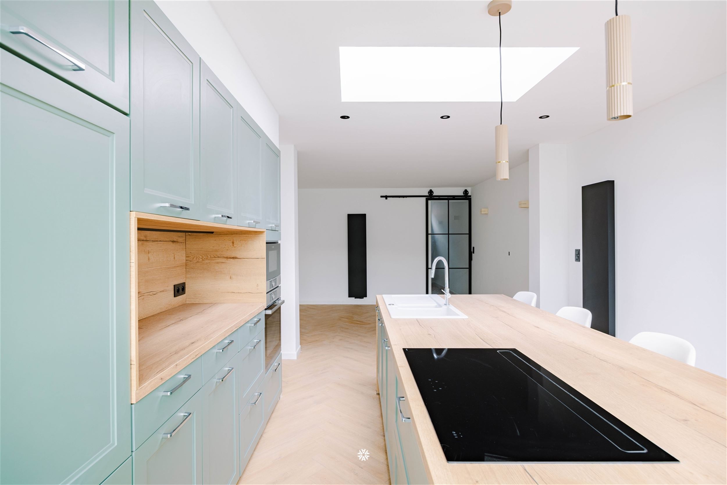 Un bijou entièrement rénové avec une façade authentique - photo 5