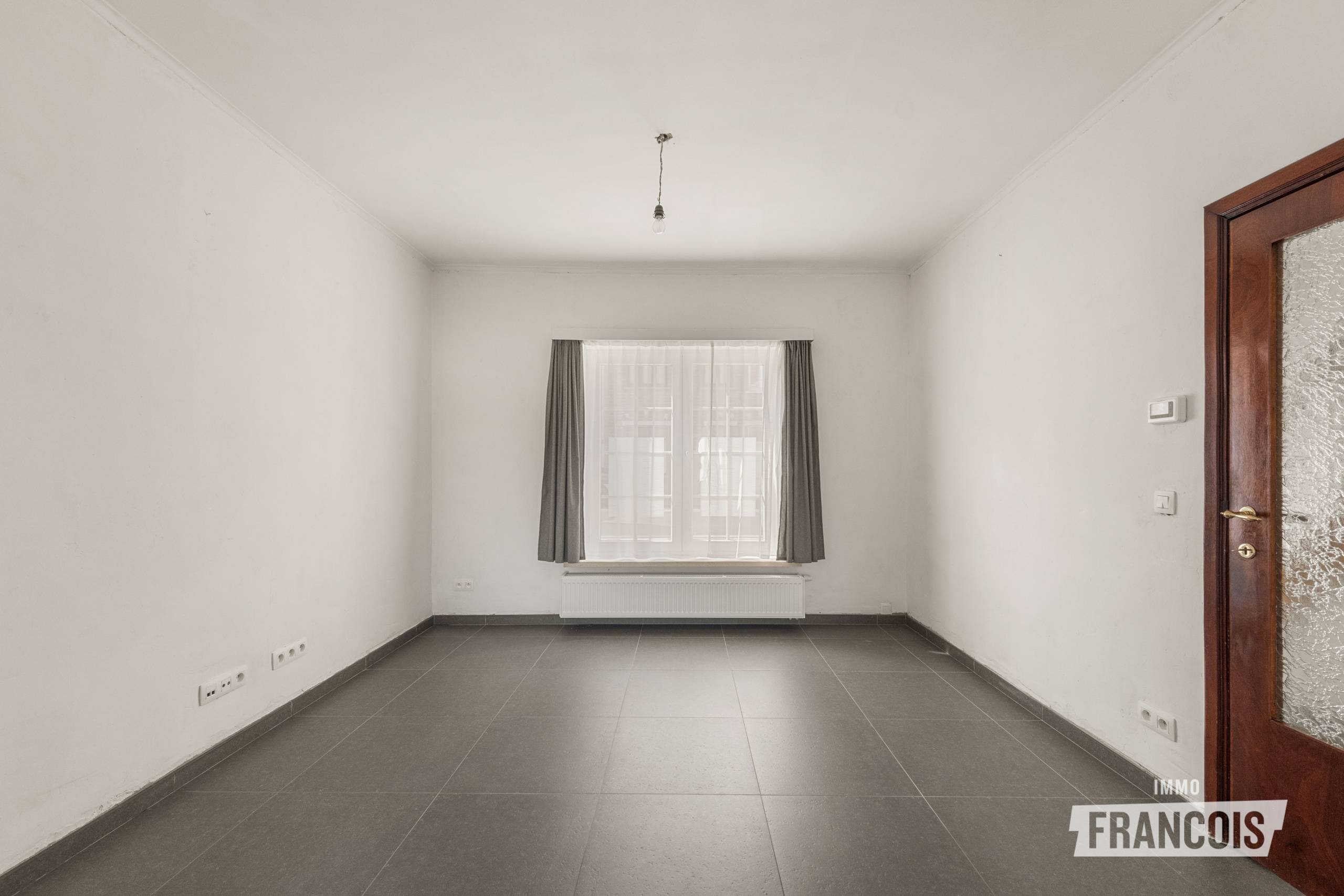 Charmante gezinswoning met garage op toplocatie in Sint-Kruis - foto 4