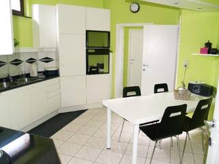 <div>
<div>
<section>
<div>
<div>
<div>
<div>
<div>
<div>
<p>Deze verzorgde woning is rustig gelegen in Rijkevorsel en geniet van een vlotte verbinding naar het centrum en de omliggende gemeenten. Op het gelijkvloers vindt u een inkomhal, een apart bureel, een gastentoilet, een lichtrijke leefruimte, een praktische keuken en een badkamer. Op de eerste verdieping bevinden zich drie volwaardige slaapkamers. Verder beschikt de woning over een handige berging, een gezellige veranda, een ruim tuinhuis en een aangename tuin waar u in alle rust kunt genieten. Naast de woning bevindt zich een garage, wat zorgt voor extra comfort en voldoende parkeermogelijkheden. Dankzij de praktische indeling en de buitenruimte is deze woning een ideale thuis voor gezinnen of wie op zoek is naar extra ruimte. <strong>Een BEZOEK aanvragen kan enkel online via WWW.VASTGOEDPARTNERS.BE</strong><span></span></p>
</div>
</div>
</div>
</div>
<div></div>
<div>
<div></div>
</div>
</div>
<div>
<div></div>
</div>
</div>
</section>
</div>
</div>
<div></div>